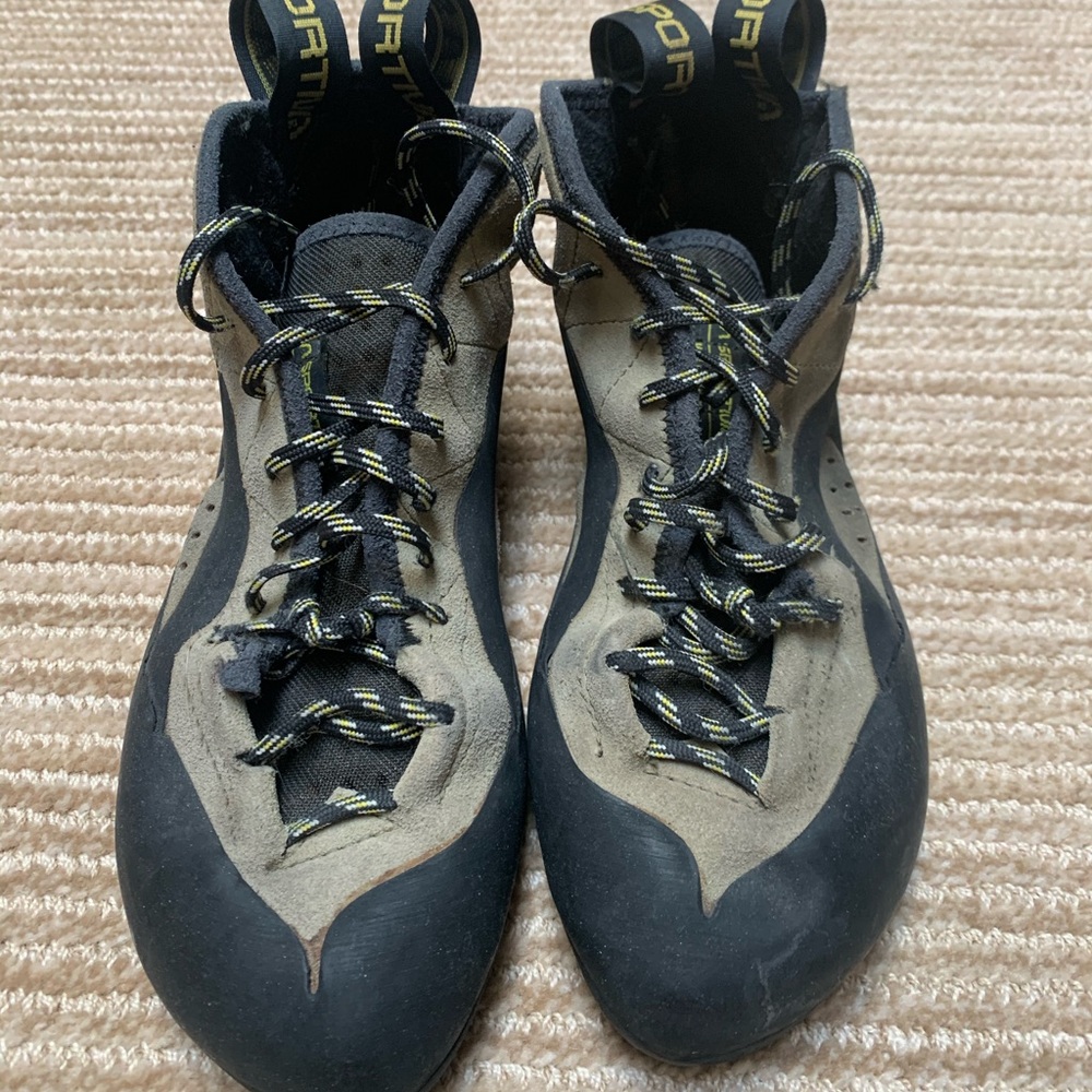 La Sportiva Men’s Climbing Shoe size 40
